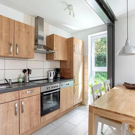 Lakeside Comfort With Balcony, Cleaning Included *