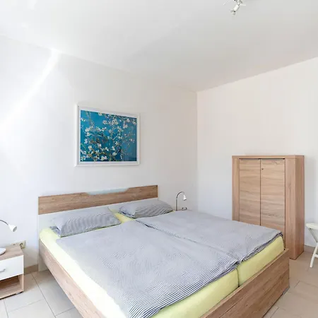 Lakeside Comfort With Balcony, Cleaning Included Apartamento *
