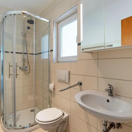 Lakeside Comfort With Balcony, Cleaning Included Appartement *